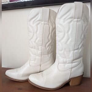 Streetwear Society Cream Heeled Boots